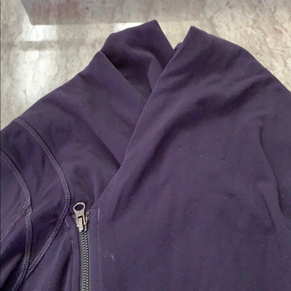 Lululemon jacket - Picture 3 of 8